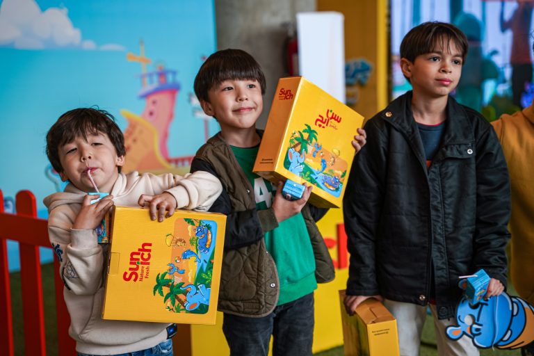 برگزاری ایونت سن ایچ برای کودکان در باغ کتاب تهران توسط آژانس تبلیغاتی رویدانو
